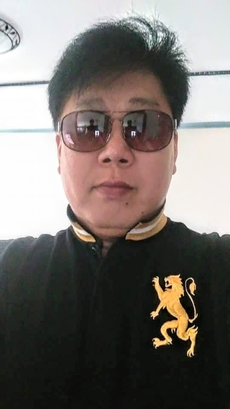 含笑半步癲的第二张照片--台中父母相亲团
